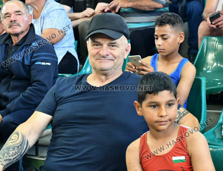 Борци от цялата страна излизат на тепиха в зала "Дружба" за "Купа Хасково"