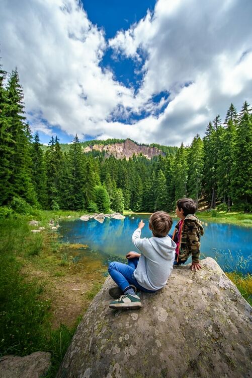 Начало на летния сезон с кампанията „Да почистим Пампорово заедно“
