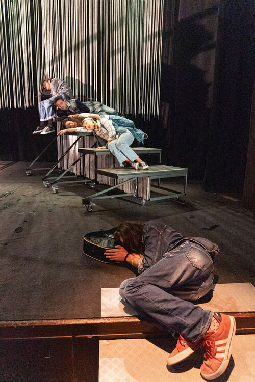 РДТ кани на премиерата на спектакъла “Extravagant Dreamster” 