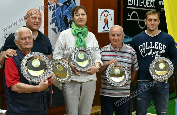 Борци от цялата страна излизат на тепиха в зала "Дружба" за "Купа Хасково"