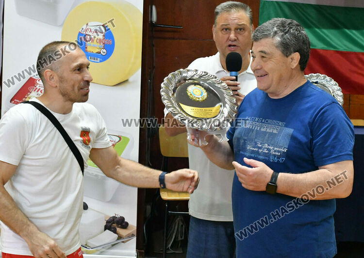 Борци от цялата страна излизат на тепиха в зала "Дружба" за "Купа Хасково"