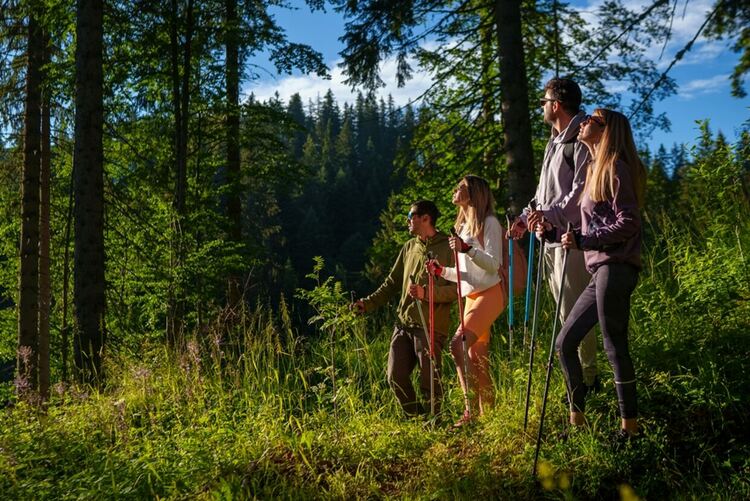 Начало на летния сезон с кампанията „Да почистим Пампорово заедно“