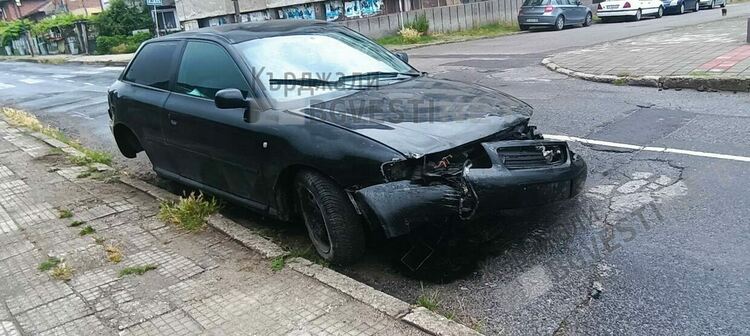 „Ауди” направи опит да „нахлуе” в офисите на Синята зона,спря го оградата /снимки/