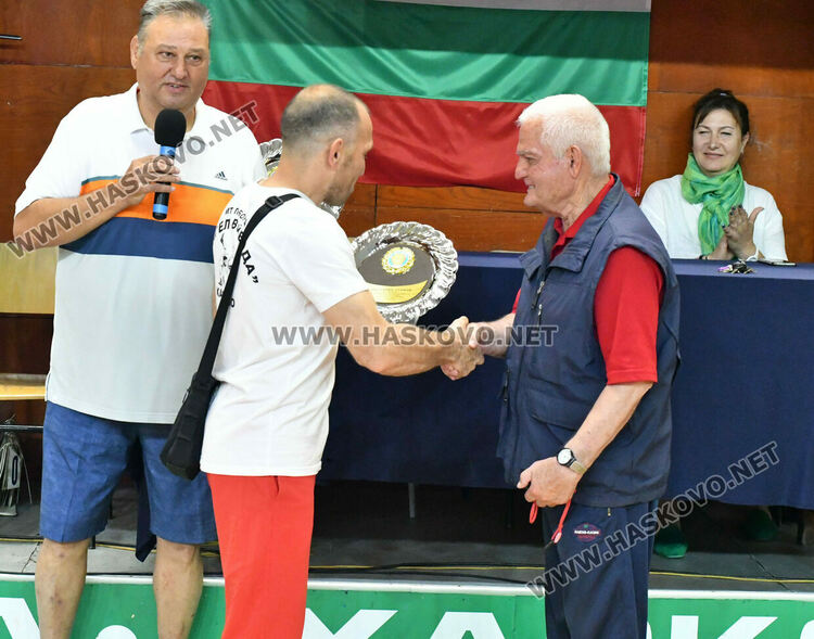 Борци от цялата страна излизат на тепиха в зала "Дружба" за "Купа Хасково"