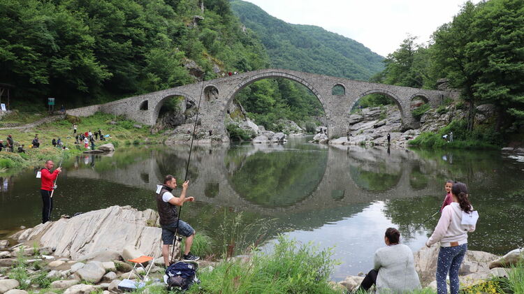 Смоленчанинът Венцислав Костадинов победи на Риболовния фест на Дяволския мост