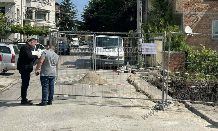 Комисия от общината на проверка за строежа на „Липа“