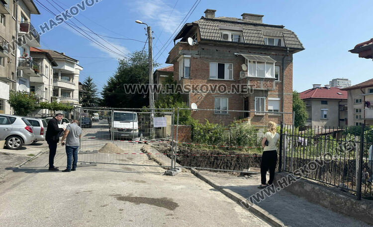 Комисия от общината на проверка за строежа на „Липа“