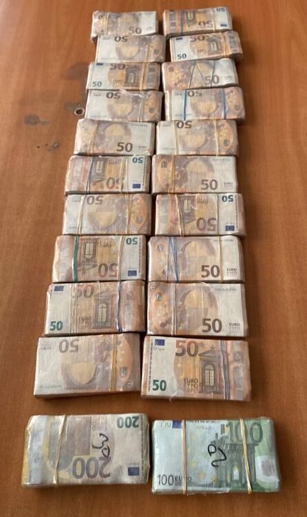 Недекларирана валута за близо половин милион лв. откриха на МП „Капитан Андреево“