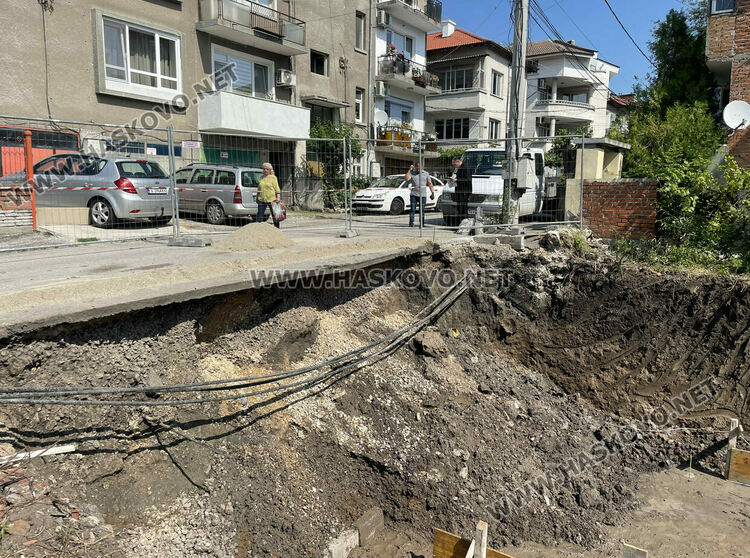 Комисия от общината на проверка за строежа на „Липа“