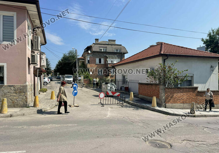 Комисия от общината на проверка за строежа на „Липа“