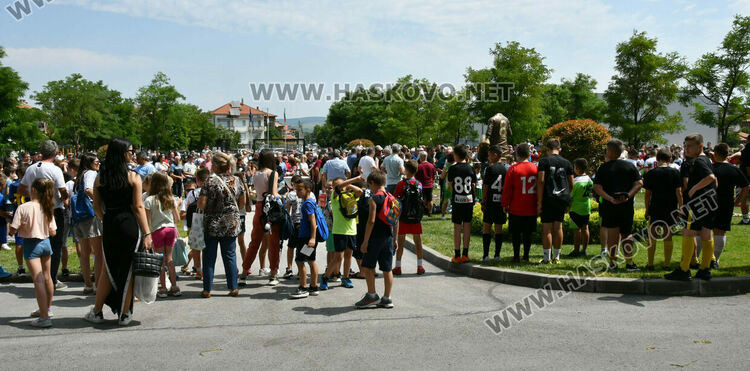 Отпечатък от левия крак на Стоичков и пластика, посветена на големия футболист, ознаменуваха 100 -годишнината на ФК “Хеброс“