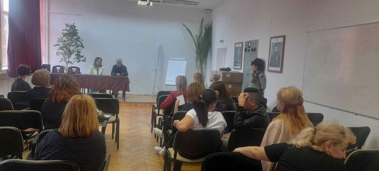 Психолози и педагози дискутираха казуси от прояви на проблемни ученици в училище