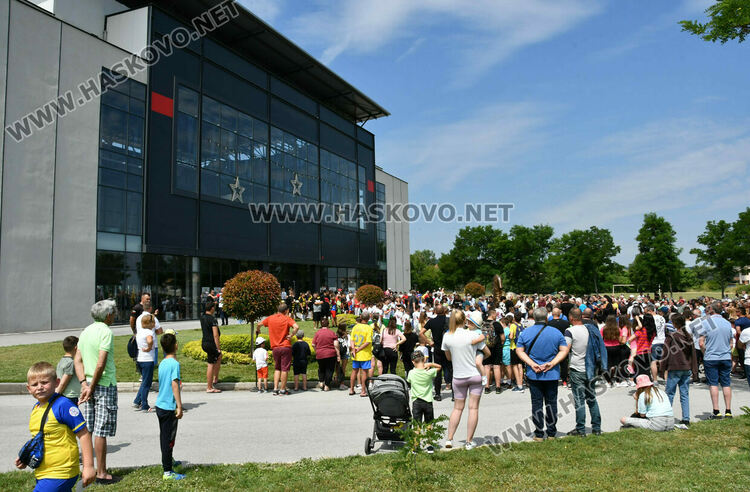 Отпечатък от левия крак на Стоичков и пластика, посветена на големия футболист, ознаменуваха 100 -годишнината на ФК “Хеброс“