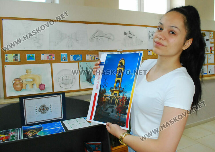 Гимназията по туризъм показа изложба с рекламна графика