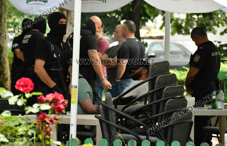 Акция на Военна полиция, арестуваха клиенти в хасковско заведение