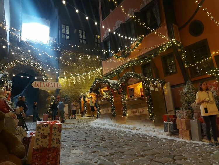 Първомайски театрали бяха забелязани да участват в продукция на Холмарк