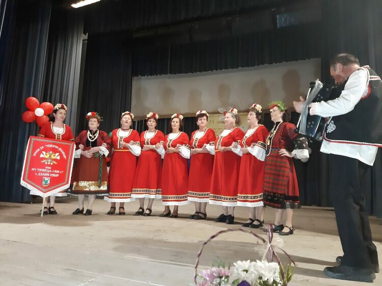 В Дълбок извор "Помнят миналото, пазат традицията" в 115-годишното си читалище