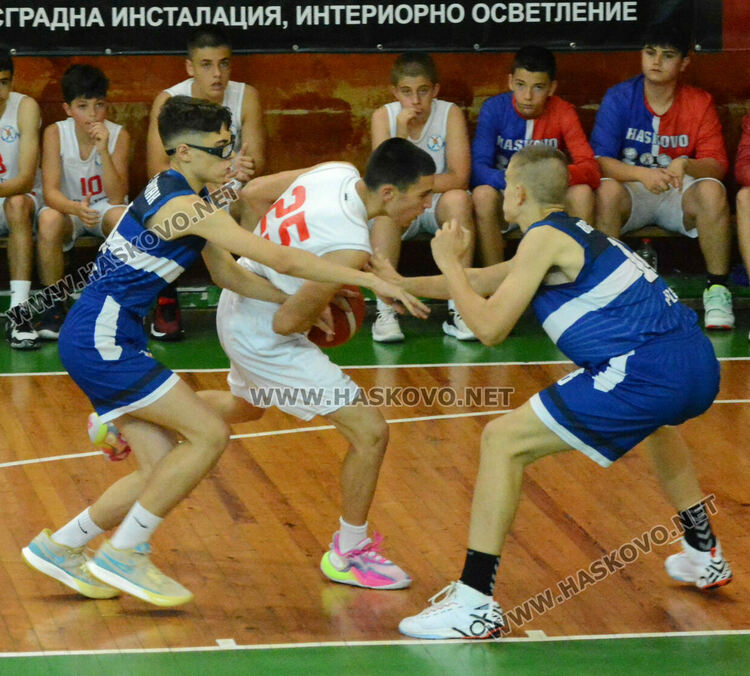 Тежък мач със загуба за младите баскетболисти на Хасково спря хода им към Националните финали