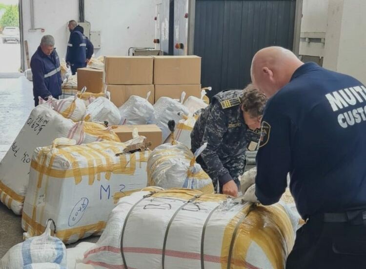 Фалшиви стоки за 33 млн. евро  са задържани при  международната операция „Pirates 1“ с участието на България
