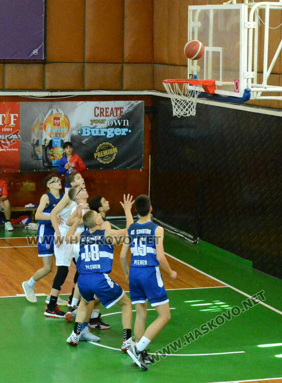 Тежък мач със загуба за младите баскетболисти на Хасково спря хода им към Националните финали