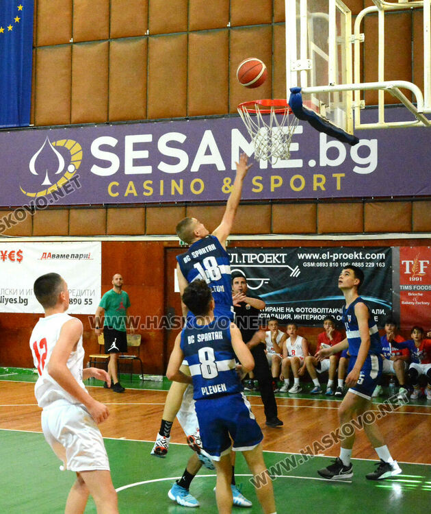 Тежък мач със загуба за младите баскетболисти на Хасково спря хода им към Националните финали