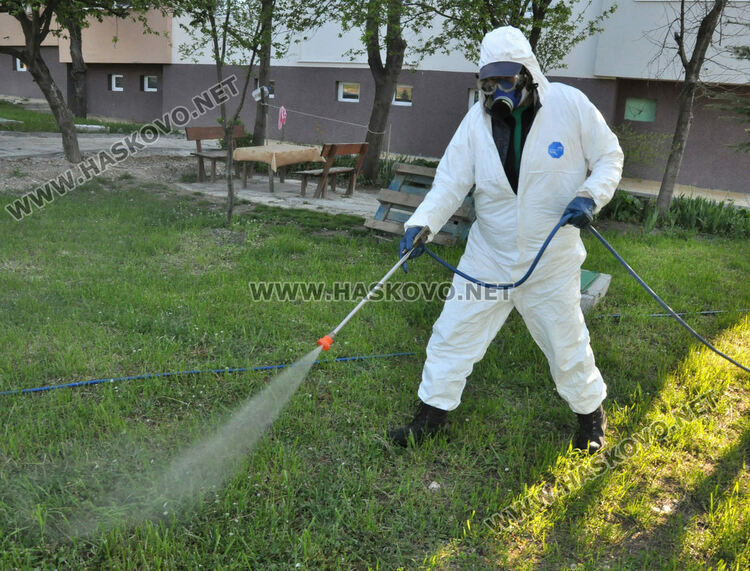 Започва пръскане срещу кърлежи и комари в паркове и детски градини в Хасково 
