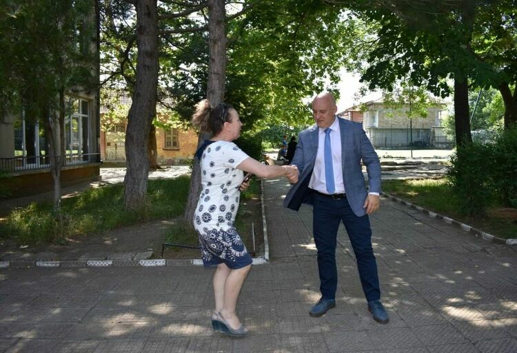 Ремонтират училището в Мулдава с пари по спечелен проект по "Красива България" 