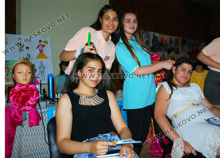 Училища представиха иновации, дейности и специалности в Хасково