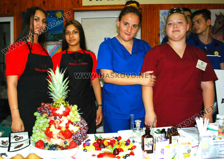 Училища представиха иновации, дейности и специалности в Хасково