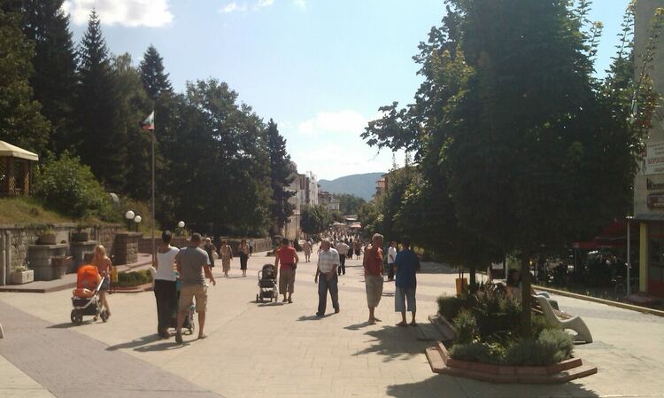 Минималната пенсия става 523 лева