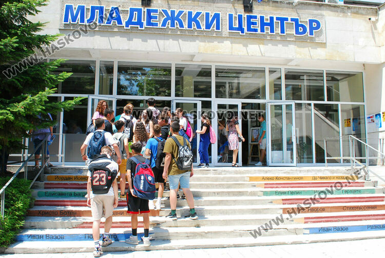 Училища представиха иновации, дейности и специалности в Хасково