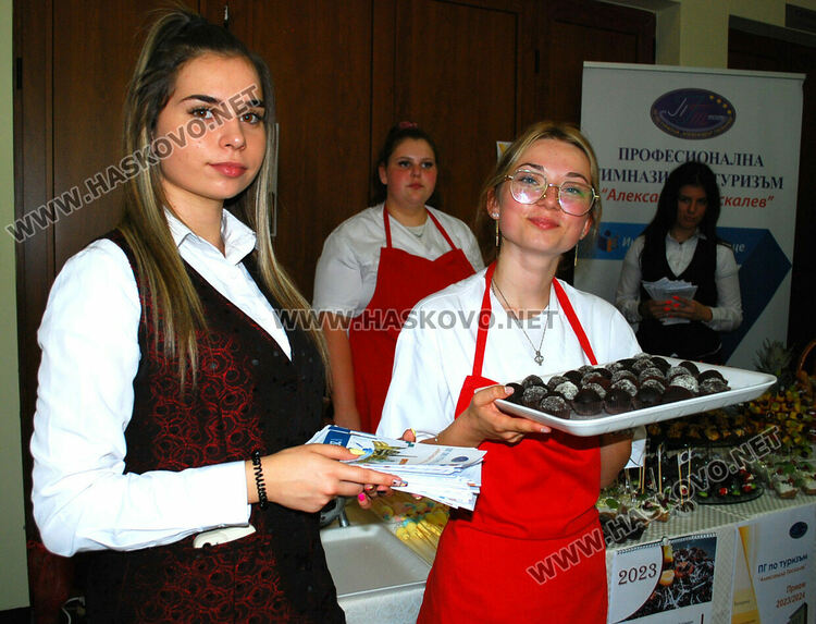 Училища представиха иновации, дейности и специалности в Хасково