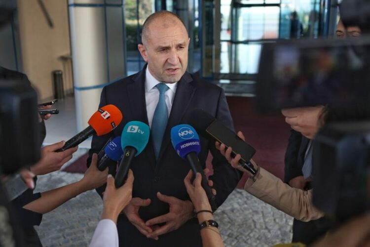 Новото правителство тласка България все по-близо към войната, каза Румен Радев