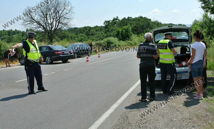 Жена пострада при удар между хасковска и румънска кола