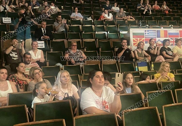 1400 участници от 9 държави на Фестивала „Вълшебен свят“