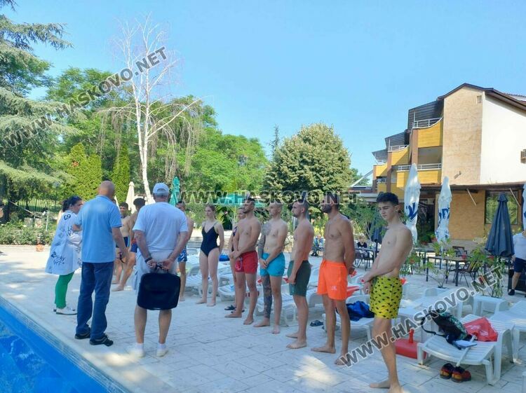 18 от Хасковско на изпит за спасители на басейн