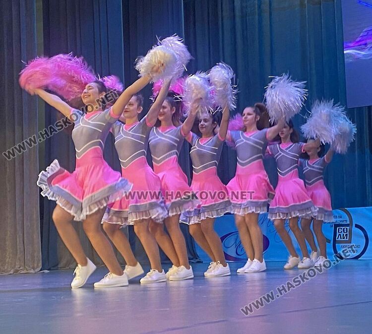 1400 участници от 9 държави на Фестивала „Вълшебен свят“