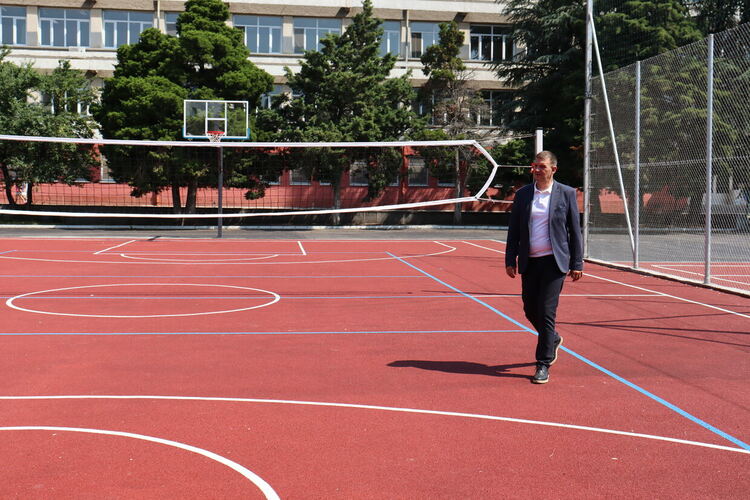 ОУ „Любен Каравелов“ с нова зона за спорт на открито