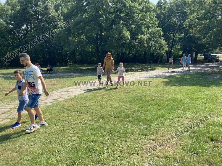 Предпразнично Еньовден в Хасково започна с конна езда за деца 