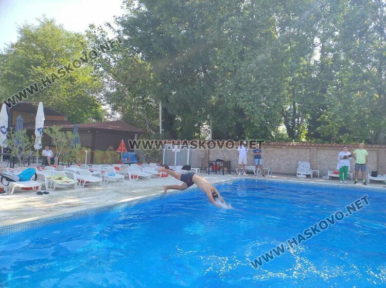 18 от Хасковско на изпит за спасители на басейн
