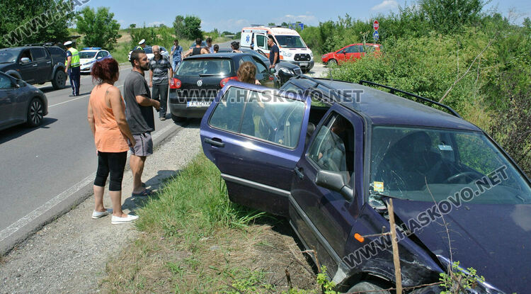 Жена пострада при удар между хасковска и румънска кола