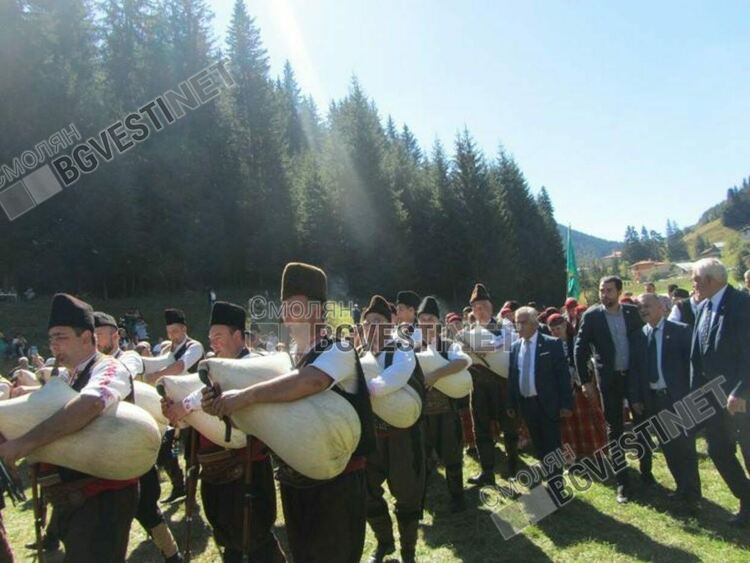Стотици гайди  ще свирят през уикенда на Националния гайдарски събор „Апостол Кисьов“ в Стоойките