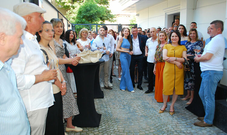 Модерната дентална клиника „Sclinic“ отвори врати в Хасково