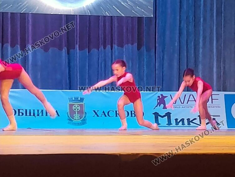 Купата на кмета от фестивала „Вълшебен свят“ замина за Бургас