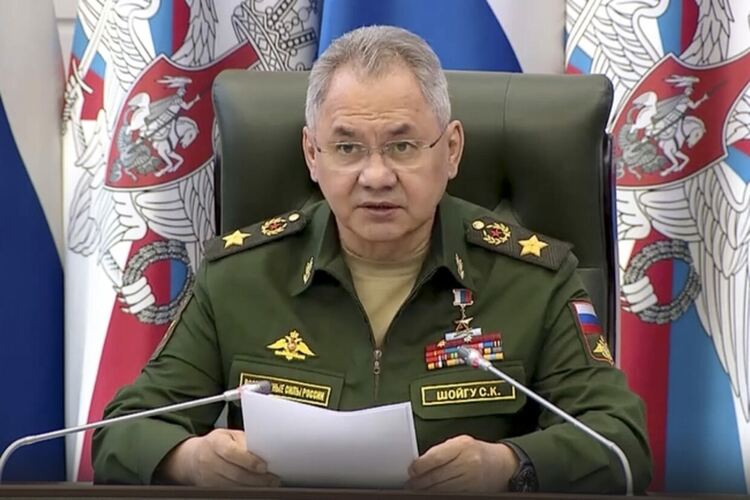 Шойгу инспектира войски в Украйна след метежа на "Вагнер"