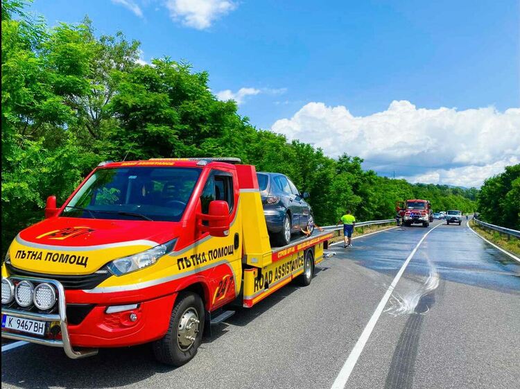 Поредната катастрофа при Загорско по пътя за Маказа, движението е отбито по обходен маршрут