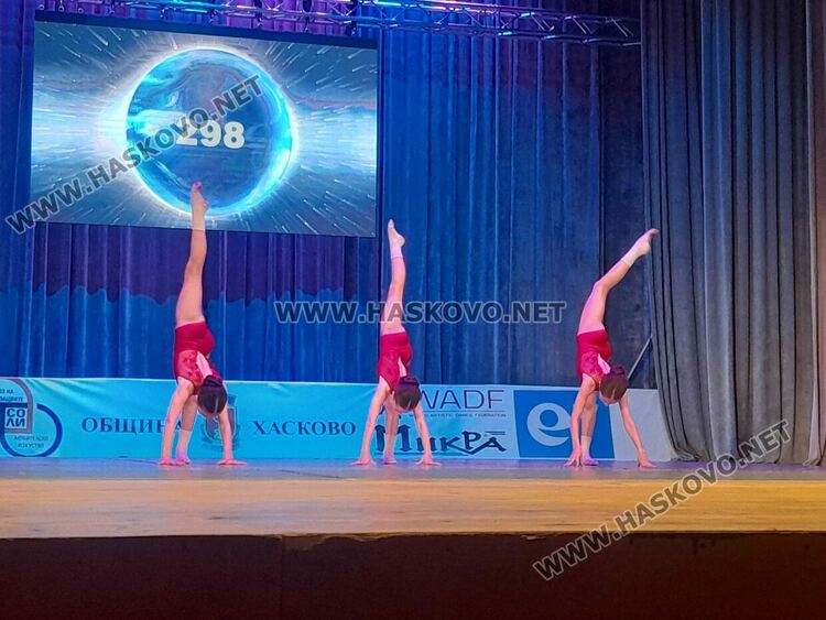 Купата на кмета от фестивала „Вълшебен свят“ замина за Бургас