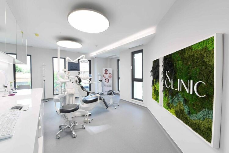 Модерната дентална клиника „Sclinic“ отвори врати в Хасково