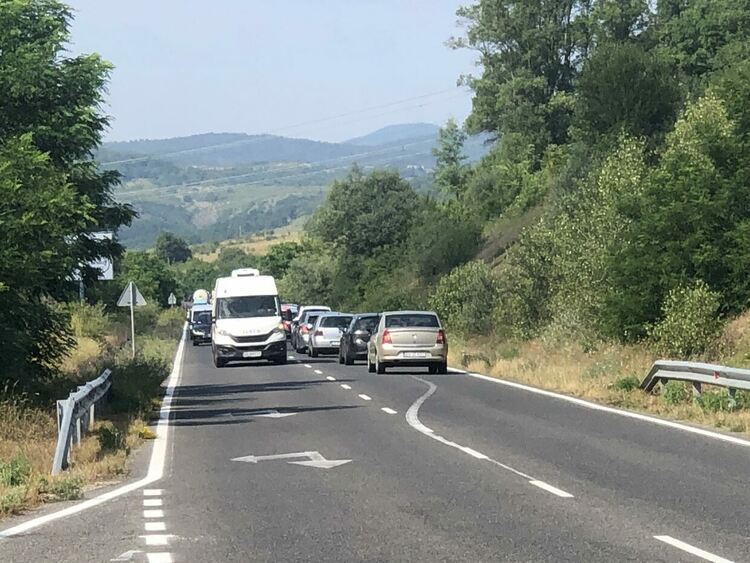 Поредната катастрофа при Загорско по пътя за Маказа, движението е отбито по обходен маршрут