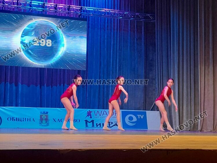 Купата на кмета от фестивала „Вълшебен свят“ замина за Бургас